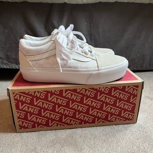 Old Skool Plattform in tonal floral and marshmallow white